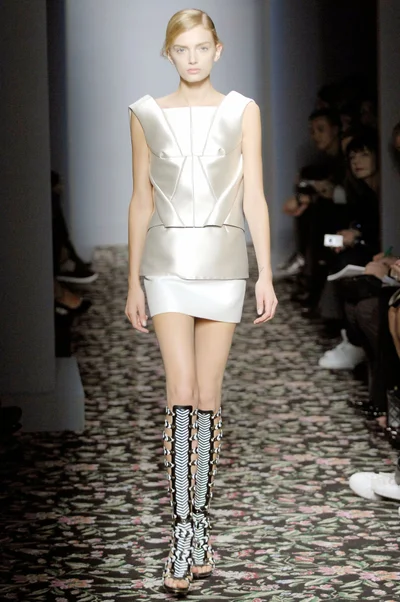 Look 30